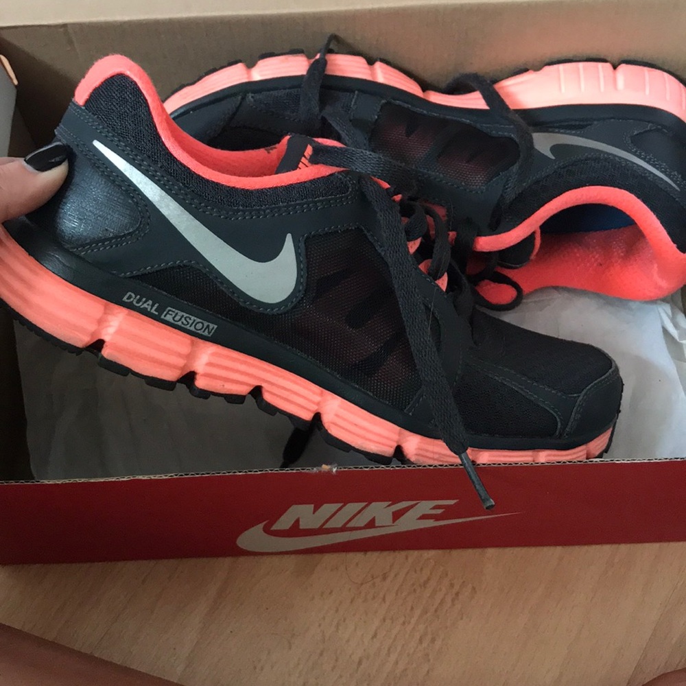 Nike Dual Fusion